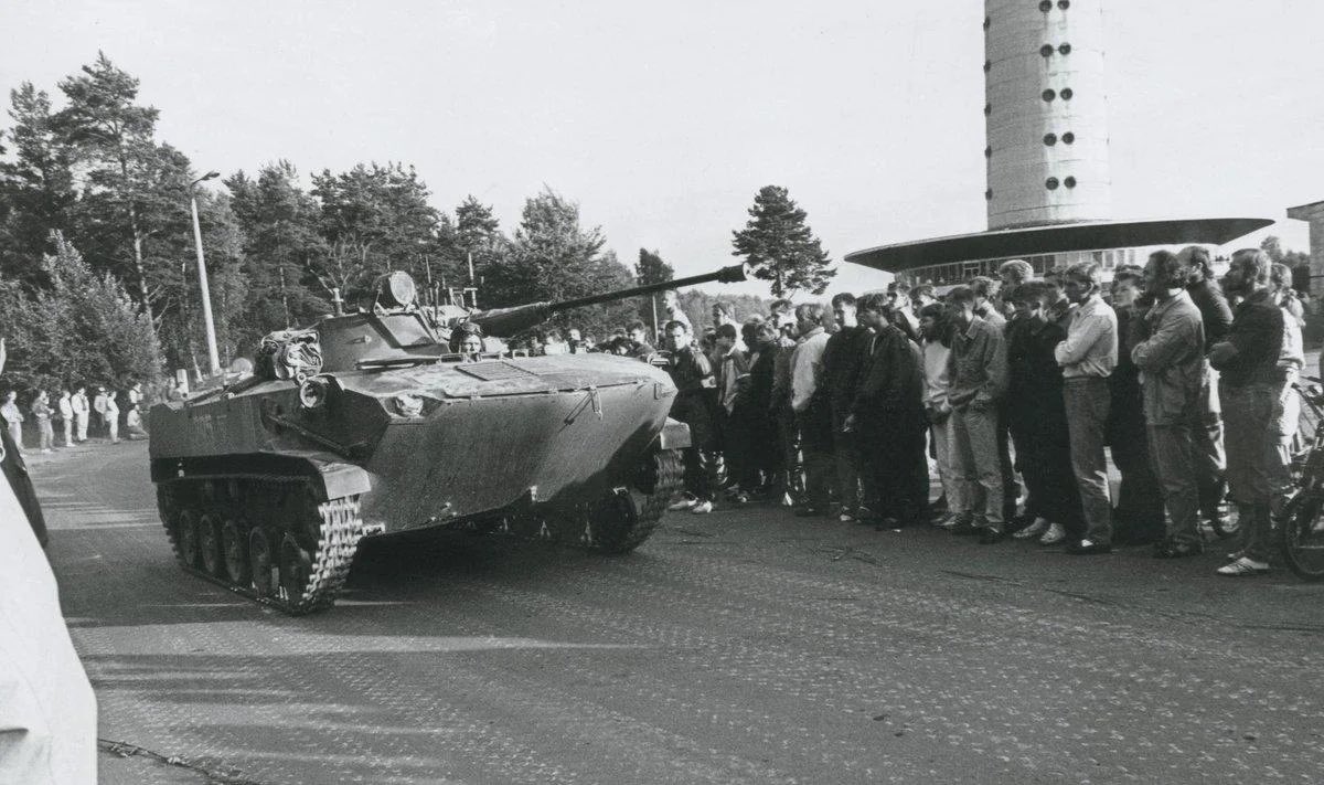 August 19 to 21, 1991 were three scary days.

This is a Soviet armored vehicle next to Tallinn TV tower. Soviet armor and troops rolled in through the country.

I was a kid in Tallinn. I watched it on TV. It was scary.

🇪🇪 is proud of the fact, which deserves to be known more