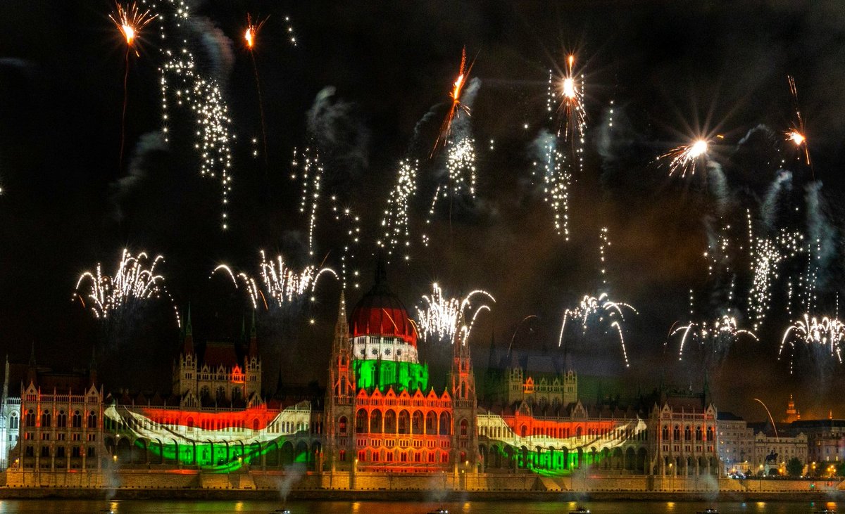 20 August, the "birthday' of Hungary!
Congratulations to all my fellow Hungarians! 🇭🇺🎉👍 Hajra Magyarország!