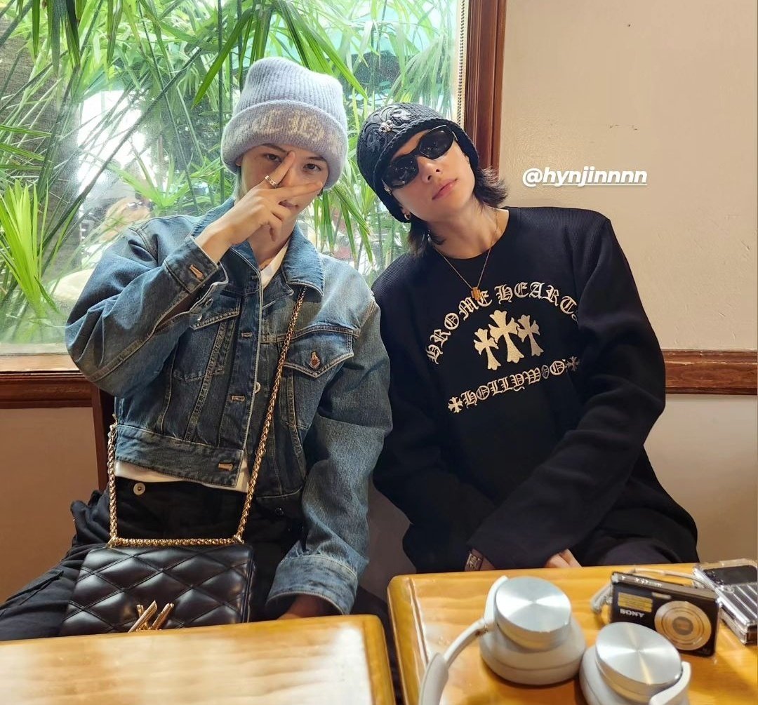 viraltakes's tweet photo. Felix and Hyunjin in newly shared pictures on their Instagram 💞 https://t.co/bRc1965XGa