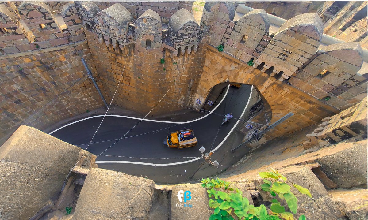 Among the many famous engineering marvels at Golconda: Fateh Darwaza

#Hyderabad #GolcondaFort #heritagestructures #heritagesite #FatechDarwaza #Photography #picoftheday