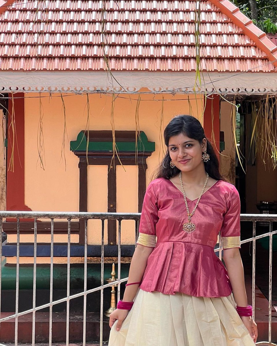 Ulaga_Cinema's tweet photo. #MonishaBlessy
#CookWithComali4 #CWC #CWC4 #CookWithComali #Monisha #CWCMonisha #CookWithComaliMonisha https://t.co/N7bTcTesqb
