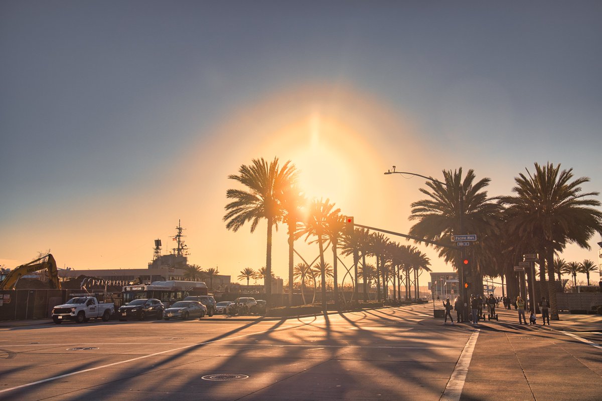 FieldScientist's tweet image. It was truly a San Diego sunset. The anticipation of night prevailed over the loneliness of the setting sun.　
#eosr5 #Rf24105 #Canon #sunset #USA #sandiego #photography