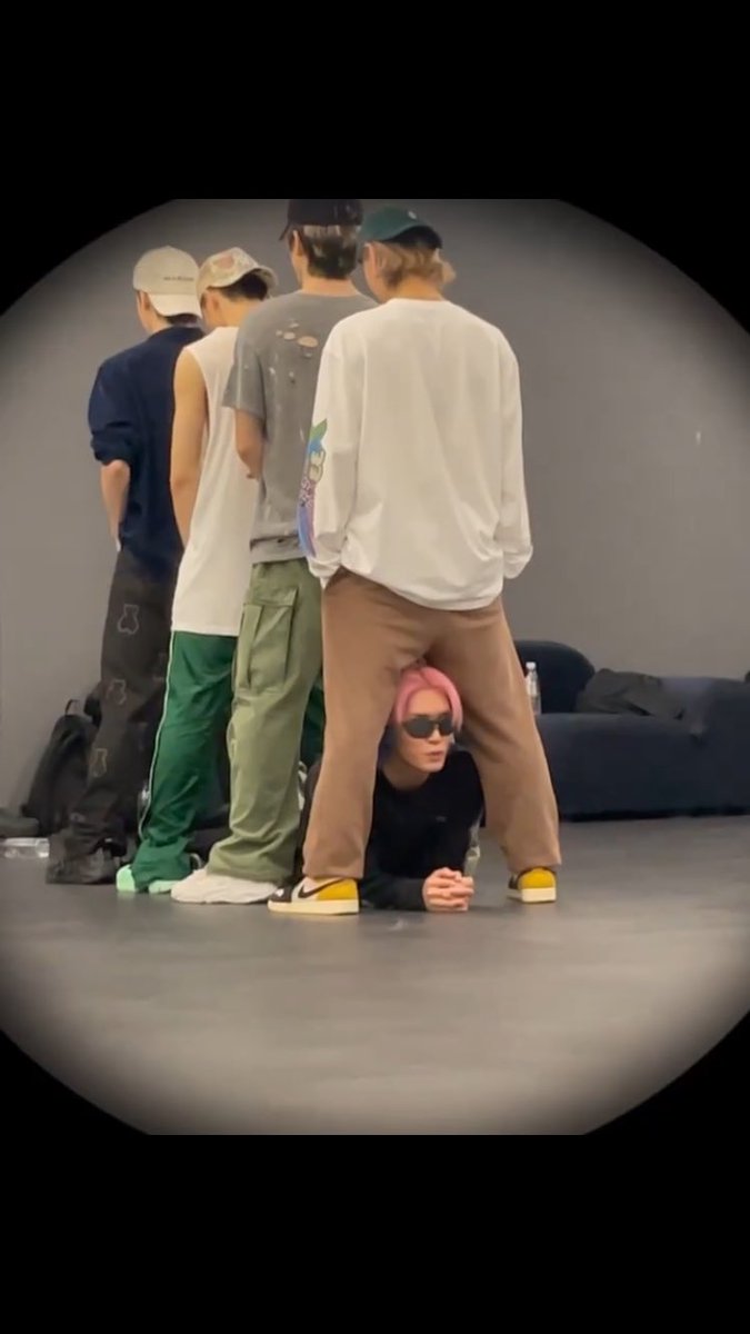 milinsathylee's tweet photo. ท่าเต้นแบบ ไม่กล้าเดาเลยว่าเพลงจะเป็นไง 555555555555555555555555555555 https://t.co/ix5A2IhjKX