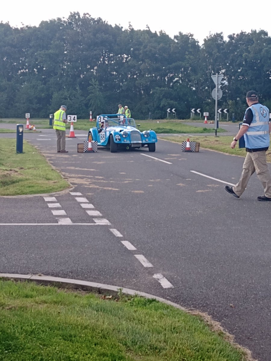 They're at it again! @morgansportscc autosol #Gaydon #Morgans in the sun