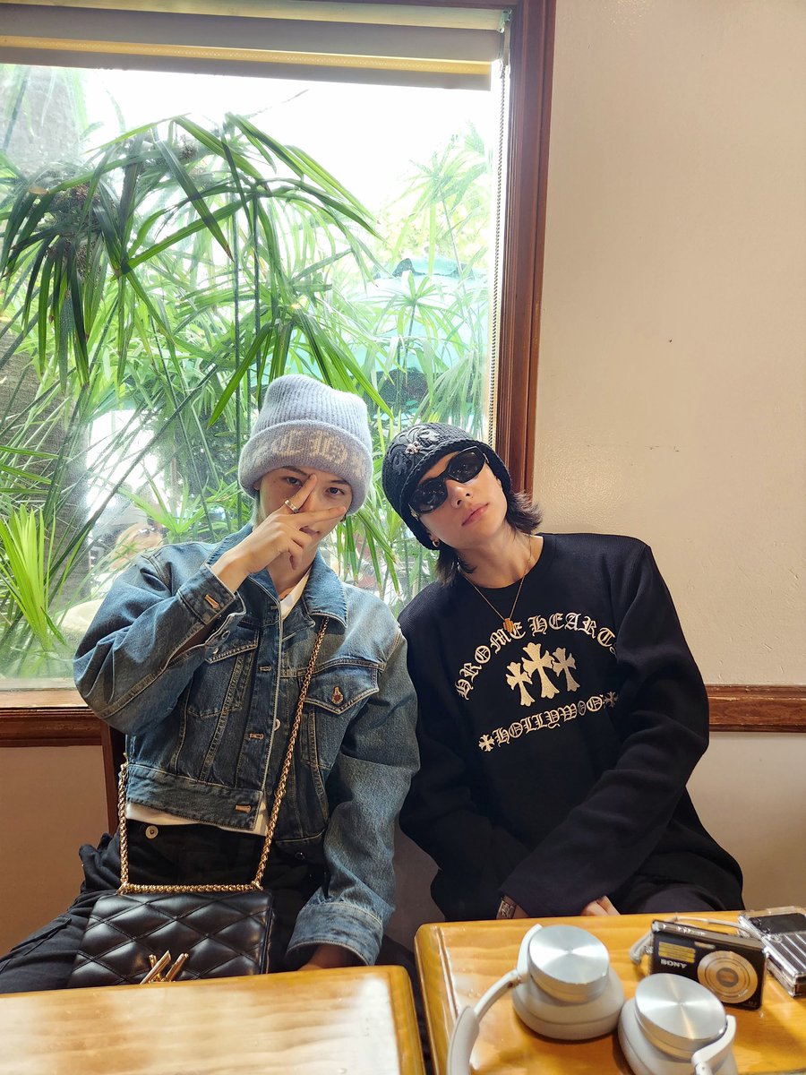 8KIZS's tweet photo. Felix sent pictures on 🫧 : https://t.co/VNP52d68ew