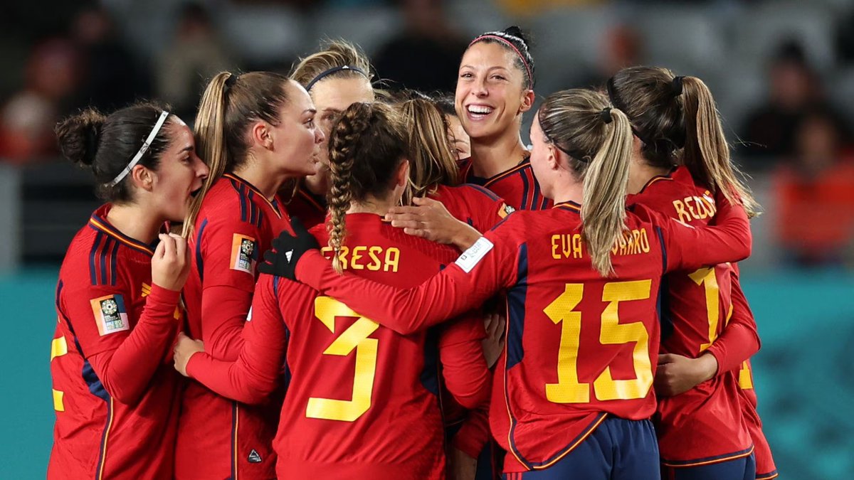 Toda la suerte del mundo para la selección española de fútbol femenino <a href="/SEFutbolFem/">Selección Española Femenina de Fútbol</a> en la final! 🇪🇸 Estáis haciendo un campeonato formidable. Ya habéis ganado. A por todas, chicas! 💪⚽ #VamosEspaña #FútbolFemenino