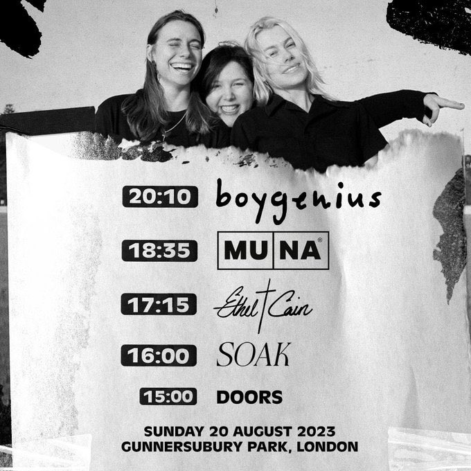 can't believe the doors are so far down the lineup