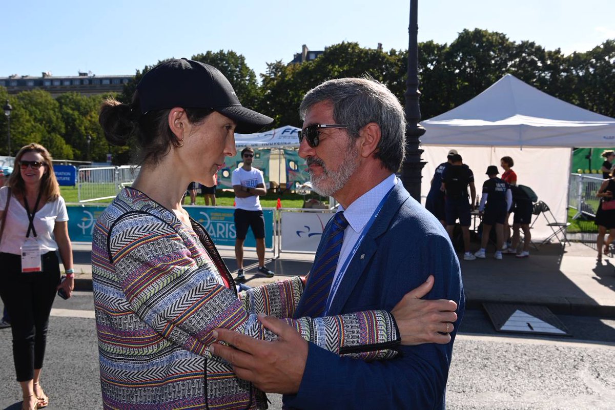 Clôture d'une matinée sportive comme on les aime sur la mythique Esplanade des #Invalides où les archers ont pu se familiariser avec le site qui les accueillera l'an prochain🏅👍

Un grand bravo à la <a href="/FFTiralArc/">Fédération Française de Tir à l'Arc</a> <a href="/jm_cleroy/">Jean-Michel CLEROY</a> et à ses équipes pour l'organisation de cette 4ème et