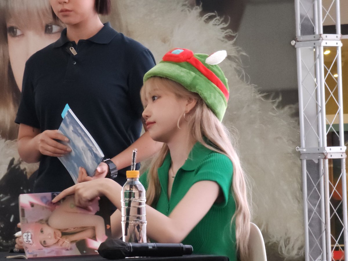 SsamRainbow's tweet photo. 230820 조유리 스타필드 공개팬싸

티모 유리 https://t.co/SPNnBymbum