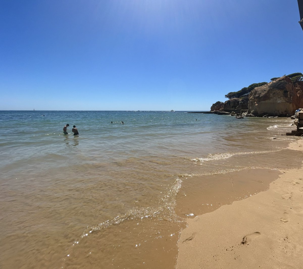 MapMelanie's tweet image. Home refreshed after a trip to Portugal with my Daughter #sunshinetherapy #wellbeing