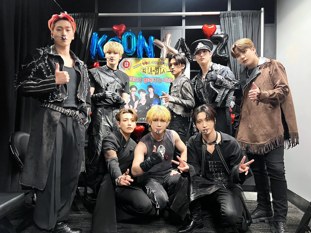 ATEEZofficial's tweet photo. [📷] TODAY ATEEZ
⠀
#KCON LA 2023 첫째 날
에이티니의 애정으로 가득 찬 응원에
오늘도 멋진 무대 완성한 에이티즈🥰🔥
⠀
#TODAY_ATEEZ #ATEEZ #에이티즈 https://t.co/61Q7dmECZS