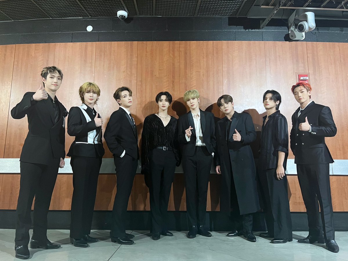 ATEEZofficial's tweet photo. [📷] TODAY ATEEZ
⠀
#KCON LA 2023 첫째 날
에이티니의 애정으로 가득 찬 응원에
오늘도 멋진 무대 완성한 에이티즈🥰🔥
⠀
#TODAY_ATEEZ #ATEEZ #에이티즈 https://t.co/61Q7dmECZS