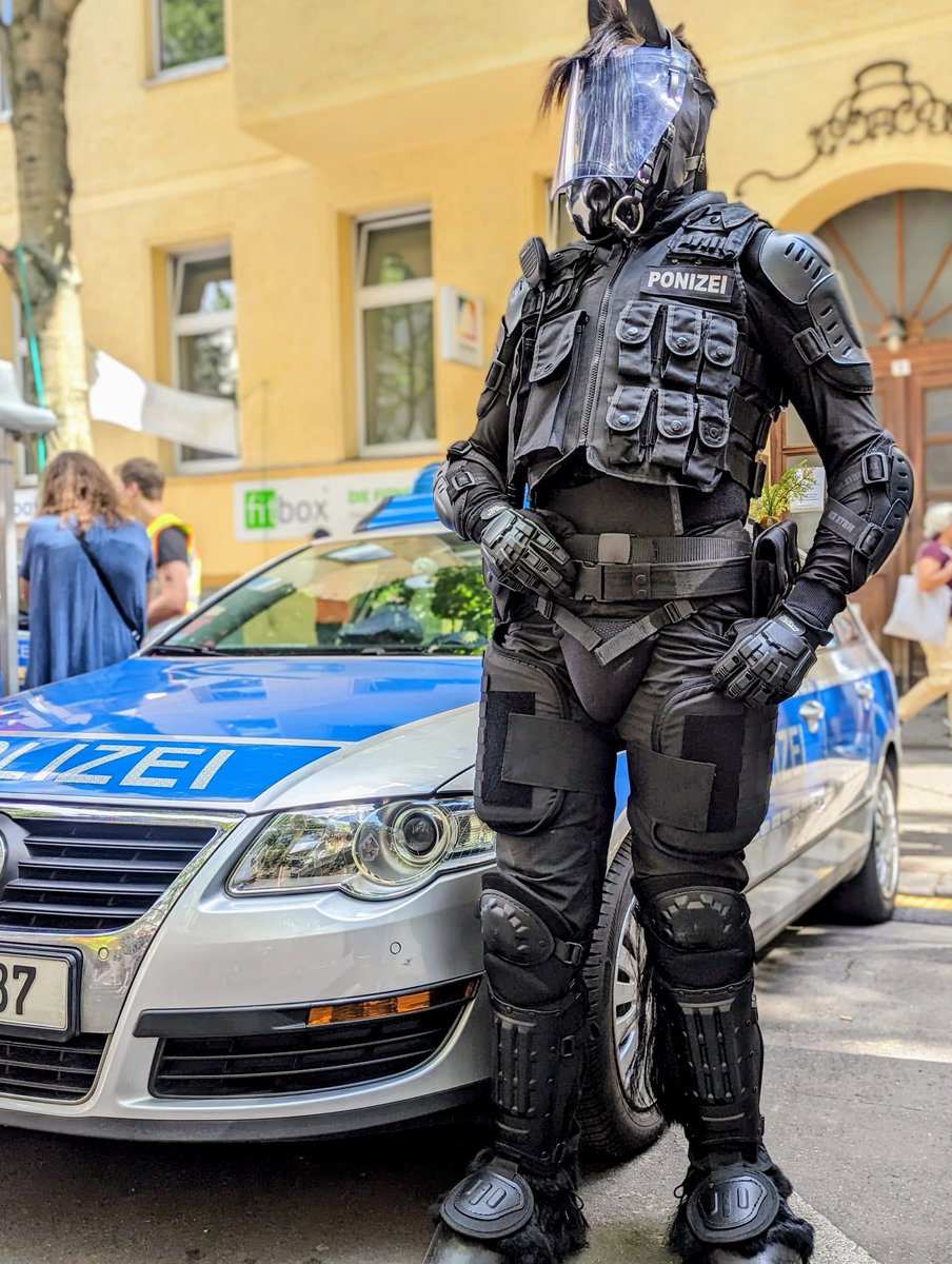 Officer Nighty from German "Ponizei" at your service! The real german law enforcement guys had a blast when they saw my outfit and invited me over to take a photo in front of their car. They do have humor! #ponyplay #ponizei #NightySwifthoof