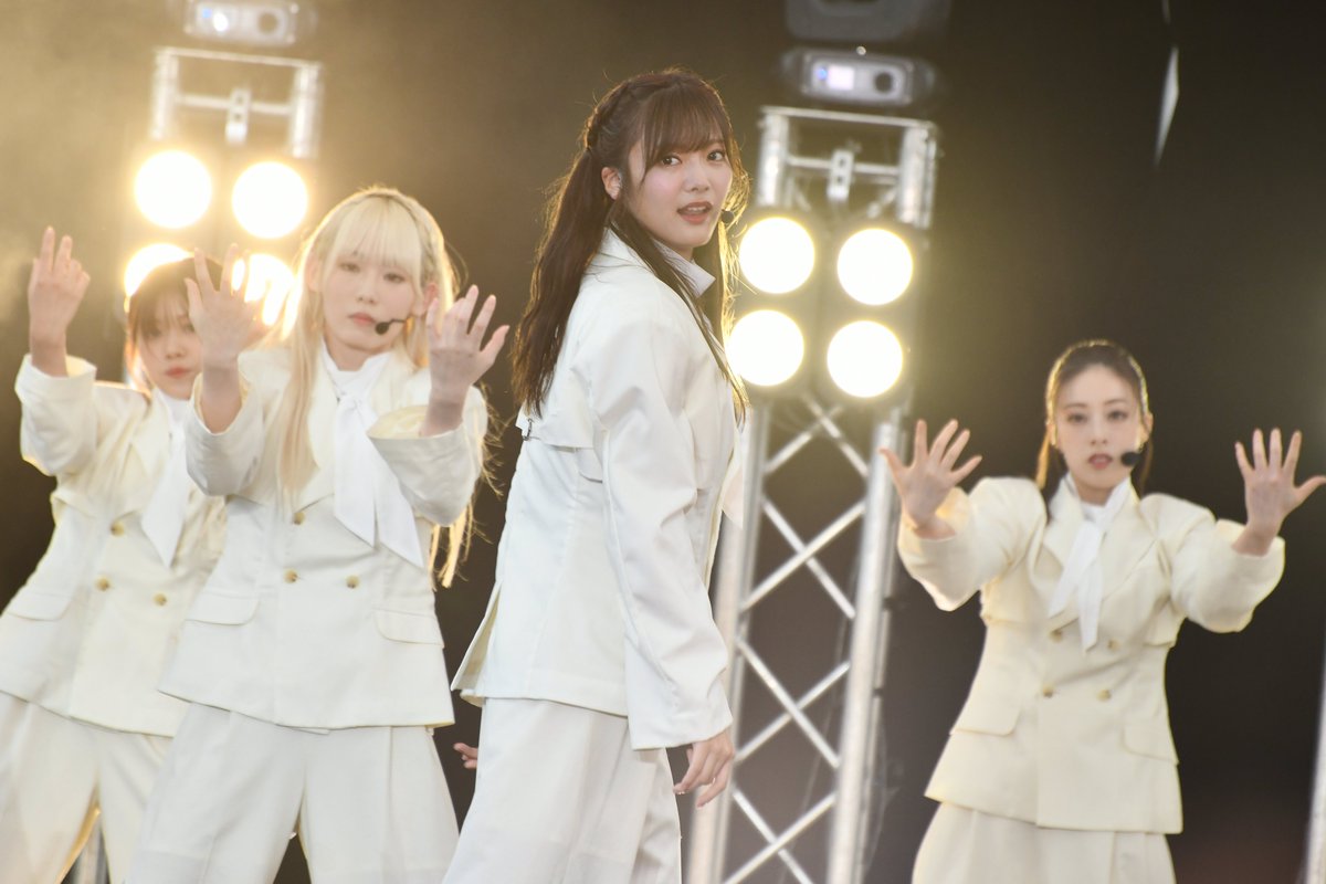 fuminari's tweet photo. Honosu and flying Chukemon
#流れ弾 #田村保乃 #たむちゃん
#武元唯衣 #ちゅけもん
#Sakurazaka46 #櫻坂46
#JapanExpoMalaysia2023
#Sakurazaka46_JapanExpoMalaysia https://t.co/gBZLtwnTui