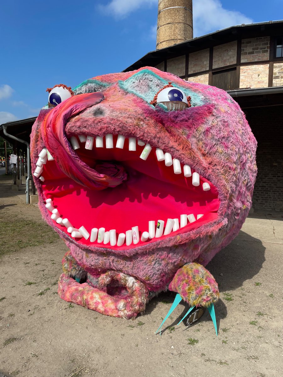 s_unteilbar's tweet photo. Ein leckeres Eis gab es auch noch und noch mal ein Blick zurück auf die süßen Monster. #cccamp23 #CCCamp #jugendhackt #Ziegeleipark #Mildenberg https://t.co/f9tMBtvfWO