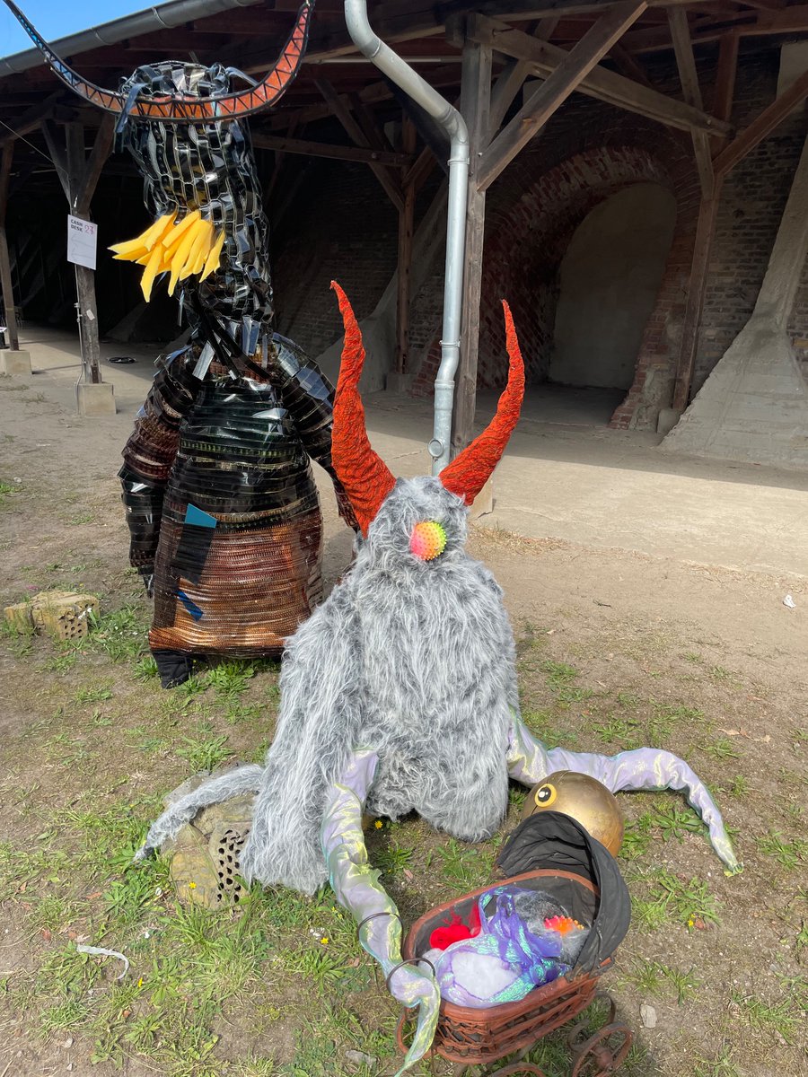 s_unteilbar's tweet photo. Ein leckeres Eis gab es auch noch und noch mal ein Blick zurück auf die süßen Monster. #cccamp23 #CCCamp #jugendhackt #Ziegeleipark #Mildenberg https://t.co/f9tMBtvfWO