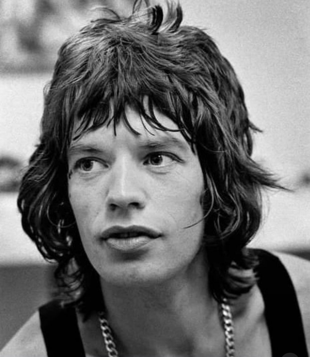 denajag's tweet photo. Mick #backstage #ForumLA #11June1971 🎼🎸🎼🌹 @cheeseshoptom https://t.co/5QJTqDZZxT