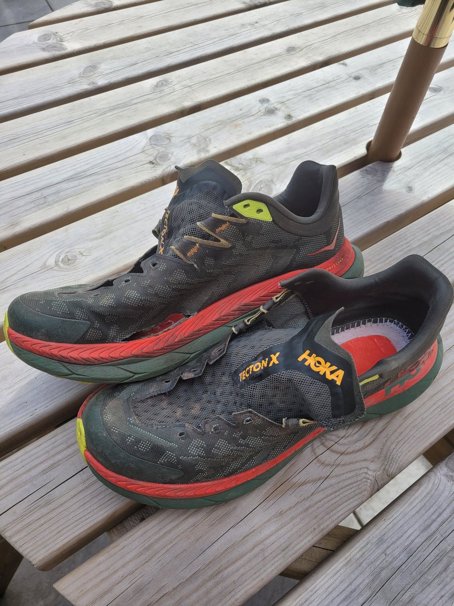 PaulFarrar2's tweet photo. Finally time to retire these bad boys. After 100's of kilometres.... time to move on.
Please respect my privacy at this distressing time. Lol 😩😆@hoka @leigh_farrar #flyhumanfly #running #runningchat #tectonx https://t.co/76vsTRVvfY