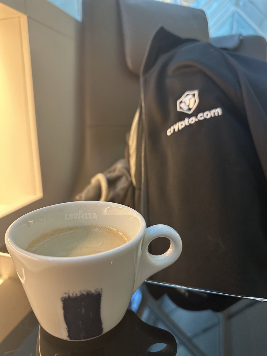 CriosXBT's tweet photo. Gm fam ☕️ ☀️
At Munich 🇩🇪 Airport now now and enjoying my morning coffee sponsored by my amazing #CryptocomVisaCard 💳 with free lounge access. 
Market looks good do me. Consolidating at support, but sidewards action before the next fireworks. Zoom out.
#crofam  #WAGMI #FFTB https://t.co/Z2XhM2tsH8