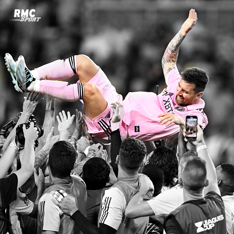RMCsport's tweet photo. 👑 🇦🇷 Lionel Messi est devenu cette nuit le joueur le plus titré de l'histoire du football, avec 44 titres. https://t.co/hqdRtE1VHH