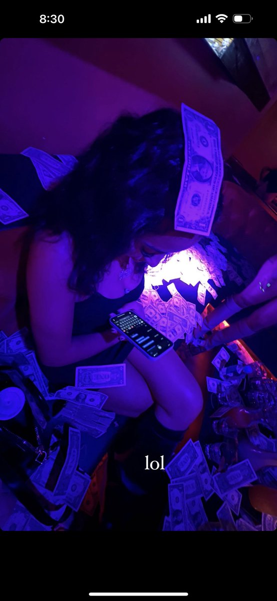 topz_100p's tweet photo. Her dude can’t come in the section &amp; she hasn’t left yet 😂😂😂😂#HurricaneHilary this nights for you #PBOD #ForTheCulture https://t.co/4bkQExJHdi