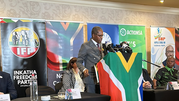 RestingUser1's tweet photo. [LISTEN]  @A_C_D_P says it does not believe a coalition agreement can be meaningfully established prior to the 2024 elections.
#TheWeekendView #sabcnews #moonpact
https://t.co/lQLxGj4t06 https://t.co/PF9oKvukxQ