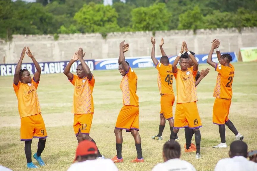 twalib20's tweet photo. Manispaa ya Iringa imeinunua klabu ya Ruvu Shooting Stars tayari kwa kuongoza timu hiyo kwenye Championiship ya mwaka 2023/24.
➡️WAKUDA je wataipandisha❓ https://t.co/yNAf3S50yf