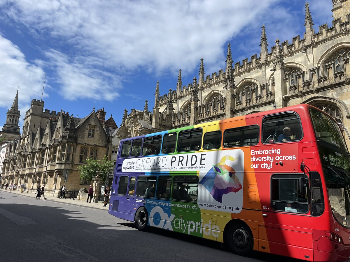 咁啱俾我捕捉到美麗的一刻！
Greetings from Oxford 🤘