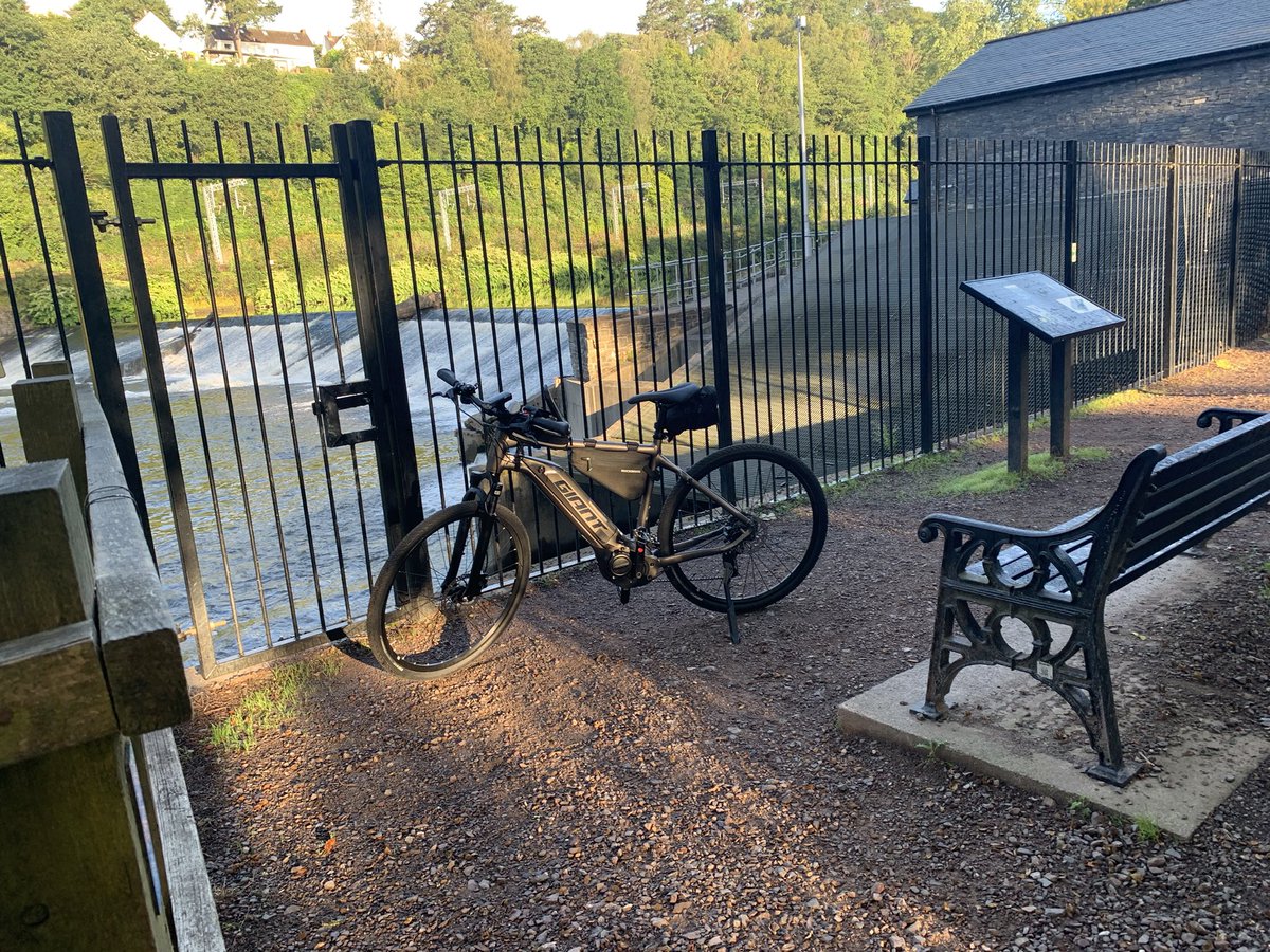 ianmorris84's tweet photo. Early Sunday morning cycling on the taff trail 🚴🌩️👍 #tafftrail #radyrweir #cycling #summer2023 https://t.co/sJ64ax3G3R