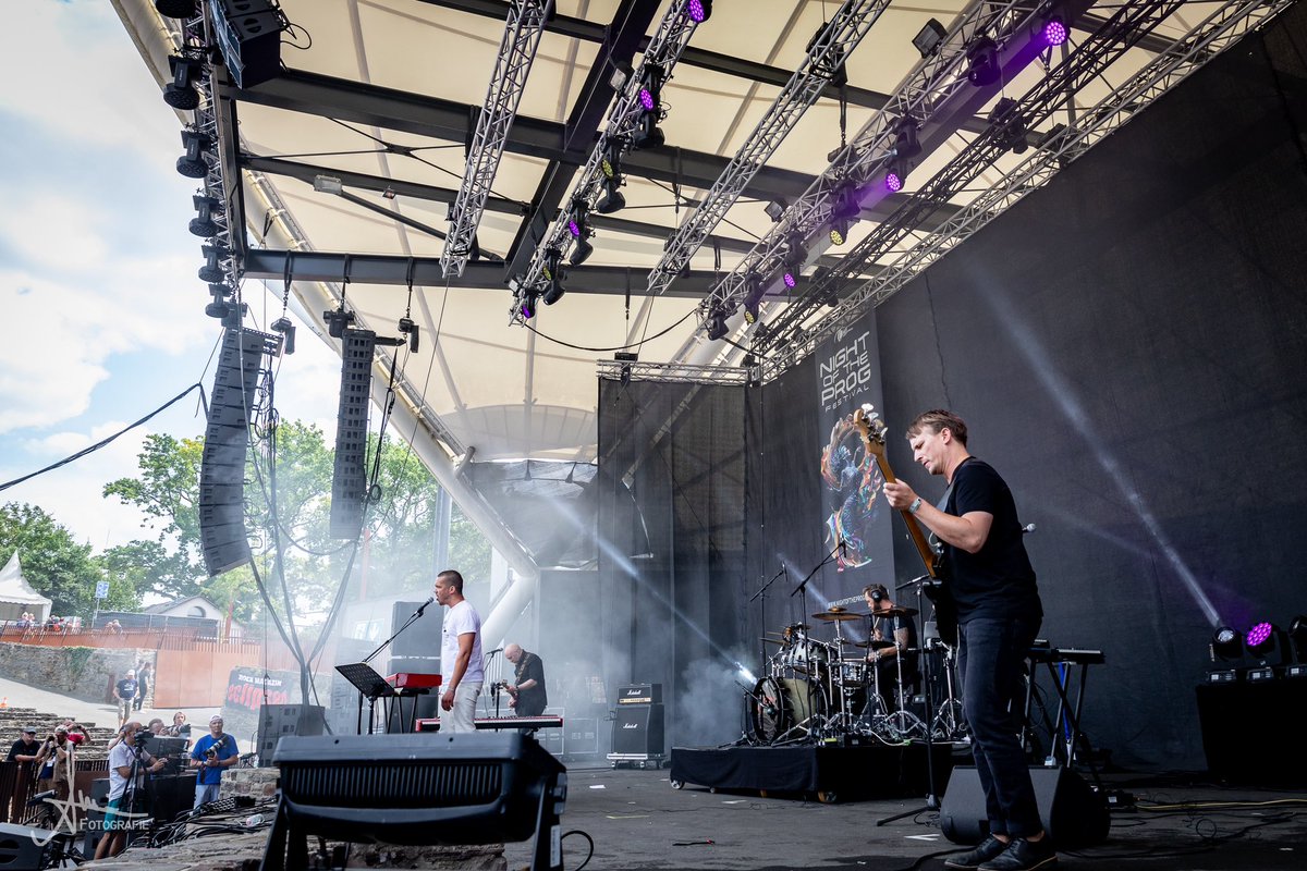 NightOfTheProg's tweet image. Third band on Sunday this year were Oak and it was their second appearance at Night Of The Prog. Have you seen them? Thoughts? Photos by Wins-Fotografie 
@LoreleyStage @RockNewsTicker @BetreutProggen #oak #nightoftheprog  @progrock_dt