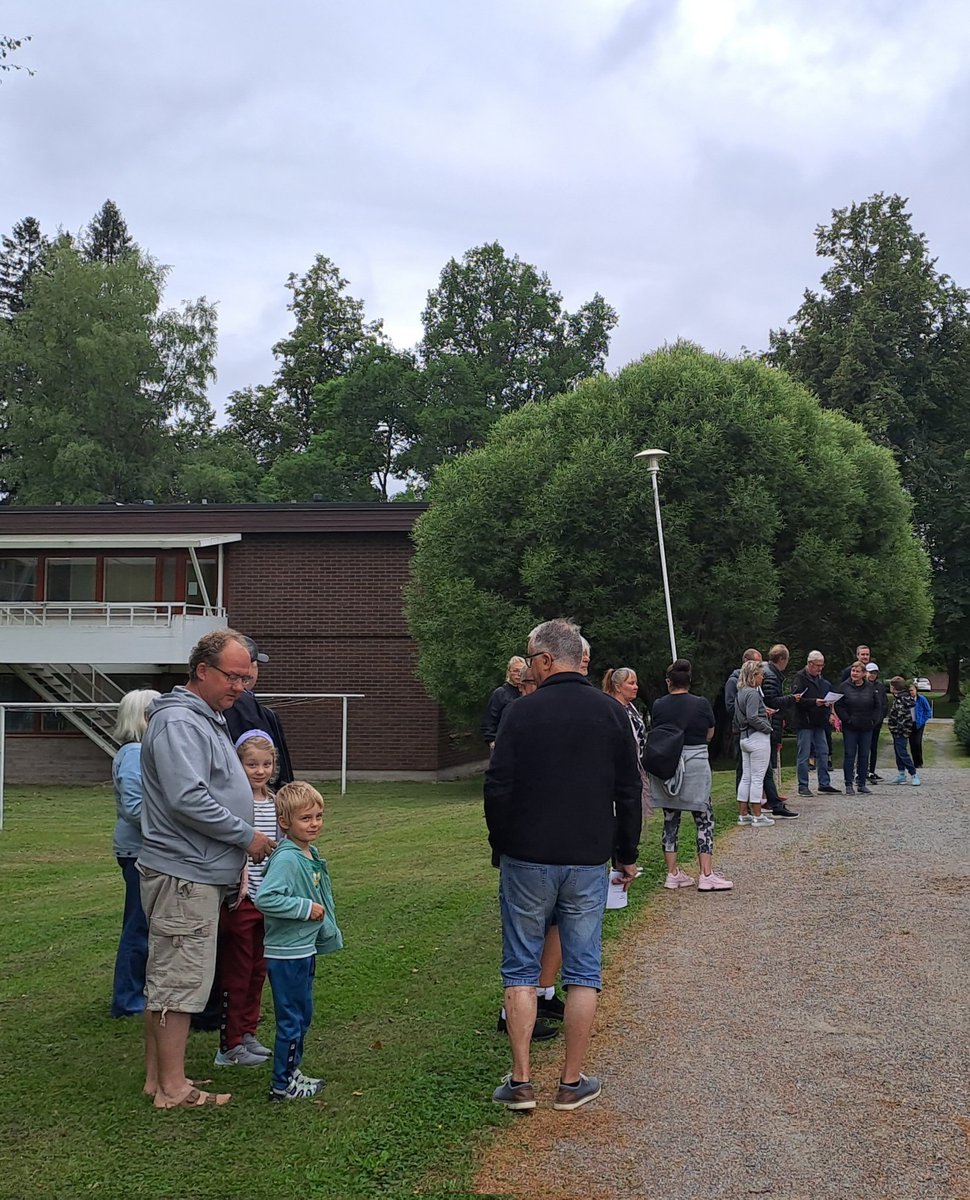 SuviIkonen's tweet photo. Open house @LammiStation was a success! Research hall was fully packed the whole day and visitors were superinterested on #cinxia #salmon and #bird research done at the station. @Marjo__S @FishConGen @JohannaMappes https://t.co/wGyh4DFi06