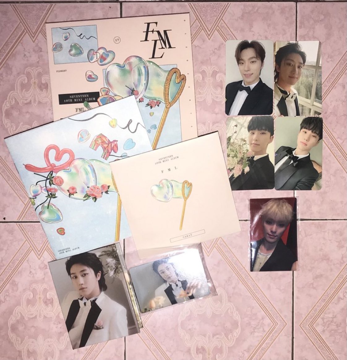 WTS // Want To Sale
Edisi BU

album svt fml carver unsealed 

T8 / Minghao ver.
170k fullset + pob weverse
negotiable 
dom bekasi
bisa 🍊

# seventeen fml carver album minghao t8 wts wtb carat ina hoshi dino