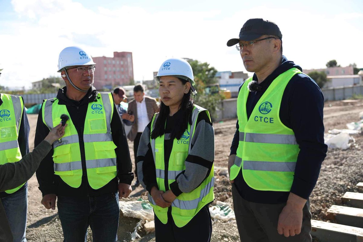 4 байршилд төмөр зам доогуур авто замын нүхэн гарц хийнэ. Эхний байршил Таван шарын гарам дахь нүхэн гарцын ажил эхэлсэн. Ашиглалтад орвол хоногт 25к машин нэвтрүүлнэ. Нийтийн тээвэр явах боломжтой, ус зайлуулах систем, явган замыг цогцоор нь шийдэх юм.