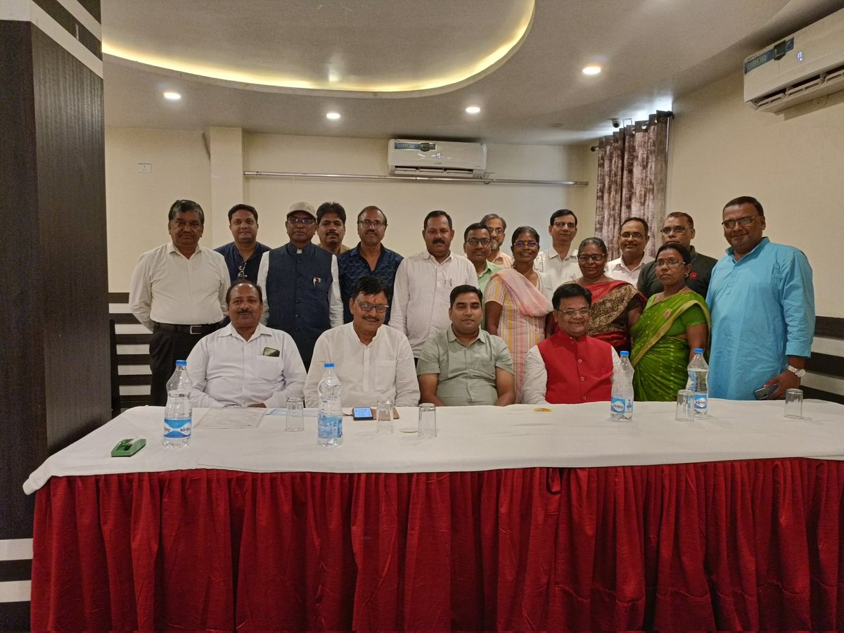 JhJrpss's tweet photo. Day 2 - Capacity-Building Workshop, Hazaribagh, Jharkhand - India 
Union Digitization - JRPSS /AIPTF
@daveswords @eduint @eduintAP @iam_singhanand @RobertGustafs12 https://t.co/DcZOEHEtuL