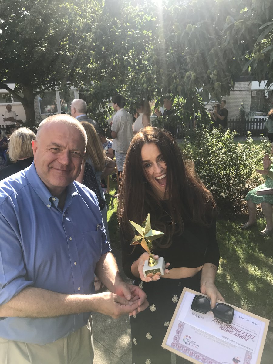 Roberts4Putney's tweet photo. Fantastic afternoon at Manresa Clubroom on #AltonEstate enjoying Roehampton's Got Talent - organised by #LynneCapocciama for #EstateArt &amp; Roehampton Health Champions. Great performances - Kiki Noir, Purdy Smith, opera from Claire Doran &amp; as ever compere/singer Wayne Woodward. https://t.co/STvmQPWQAt