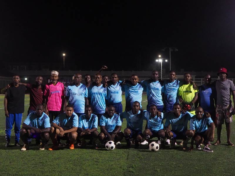 zanlink_l's tweet photo. Saturday evening saw our #Zanlink team take on Kwerekwe Manispaa in a thrilling encounter that ended 2-2. This included a missed penalty from our opponents and goals for Zanlink scored by Daud and Eddy! #teambuilding https://t.co/5PGdtPmdUO