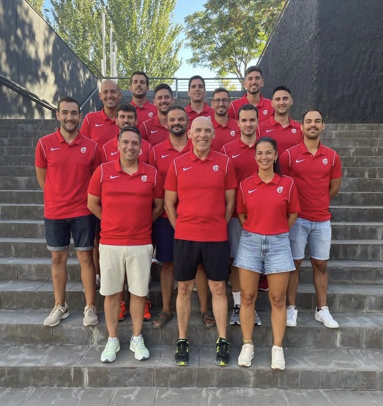 🏀 Nuestros #imprescindibles empiezan a ponerse en marcha para la 2023/2024. Turno para los de los grupos 1 y 2 FEB, que celebran su clínic de pretemporada este fin de semana en Zaragoza. 

¡¡Mucha 🍀suerte🍀 y feliz temporada a todos‼️

#serarbitromola 

#baloncestoandalucia