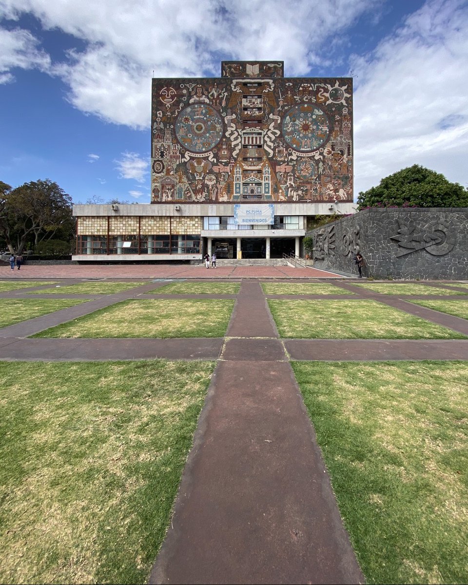 masa y vacío, color y pasión... Inscriptions are open for the planopli #architecturejourney to #mexico (Dec 8-20th, 2023)! Check the website for loads of photos &amp; info, a preliminary schedule and inscription modalities. Photo: O'Gorman &amp; Rivera, biblioteca central UNAM © Jao Smet