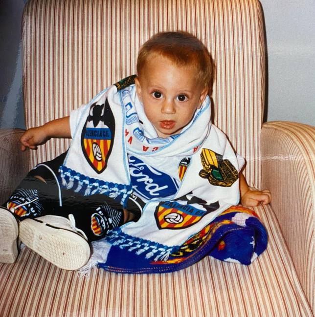 valenciacf's tweet photo. Des de xiquets…

UN SENTIMENT ETERN! 🦇

#ADNVCF https://t.co/XAy2X0MjP7