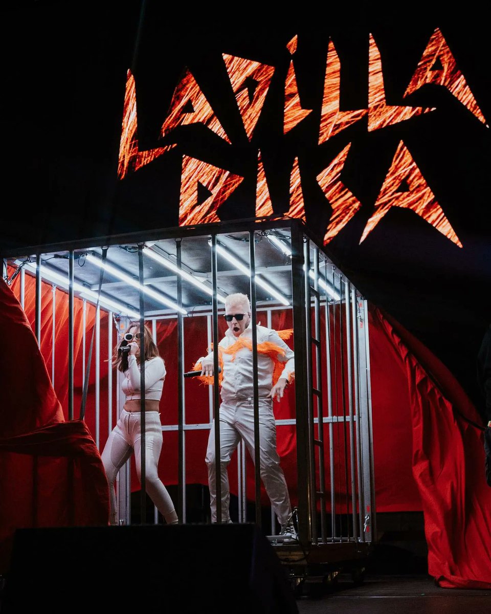 LadillaRusa's tweet photo. ¡Ladillaaaaas! Nos vemos esta semana:

➡️ Martes 22 a las 0:30 en BILBAO semana grande, en @la_pinpi #AsteNagusia2023 #AN23 #la_pinpi 🎉

➡️ Sábado 26 en GALICIA en el @festivaldelaluz  🎊

📸 Festival Amante 💖 https://t.co/4rgbG7Ryfh