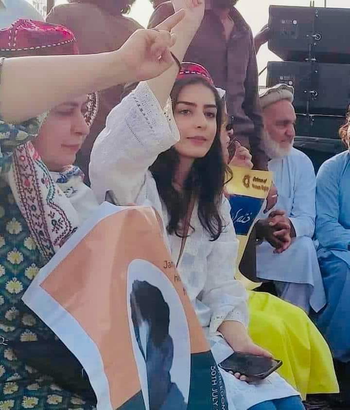Tajmanwaziri's tweet photo. Picking up a woman from her house at night inhumane behavior,
Pakistan is harmed for raising voice for human rights,
While Pakistan has started a dollar business on human blood in Balochistan and Pashtunkhwa.
#ReleaseImanMazari https://t.co/KneWCVJHvl