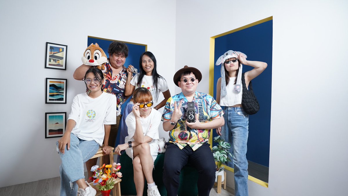 PChomyen's tweet photo. รูปครอบครัว แบบ original ฉลองอายุครบ 30 ปีบริบูรณ์ ณ ร้าน snap a around ในโครงการ Our space 300บาท/10 รูป 

วันนี้รับบทเป็นเจ้าพ่อเซี่ยงไฮ้ 🤭 
@LimRatima @sanmoon948 @Baby_XD4 @joom_vava @crazycyclops5 
20.08.2023 
Happy birthday 30 years old https://t.co/NmjxrVcdjS