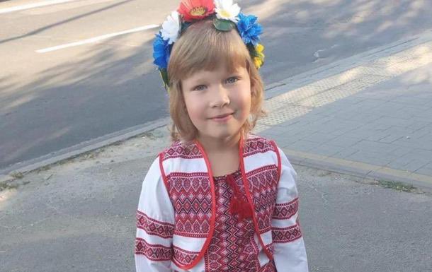EmineDzheppar's tweet photo. Sofia was the only child in family.This autumn the girl would go to school for the first time.She never will.🇷🇺missile killed her as she was walking with her mother in center of #Chernihiv. The sooner🇺🇦gets more weapons the less innocent lives are lost. #RussiaIsATerroristState https://t.co/MLOLKUu9yd