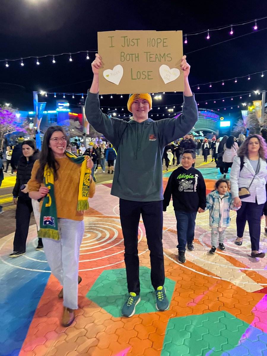 FOXSoccer's tweet photo. An Australia fan spotted in Sydney 🤣 https://t.co/GnX3fWBifX