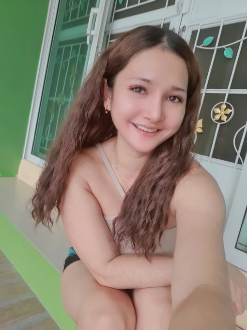 FB : แพรววา สุกานดา’s pics and videos