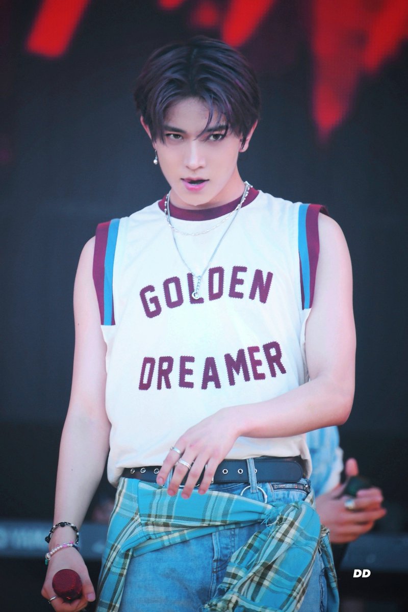 deerdiary_hs's tweet photo. 〰️ 230820 SUMMERSONIC  

#ENHYPEN #HEESEUNG 
#희승 #엔하이픈 #히��이 https://t.co/UfMzv8BHvM