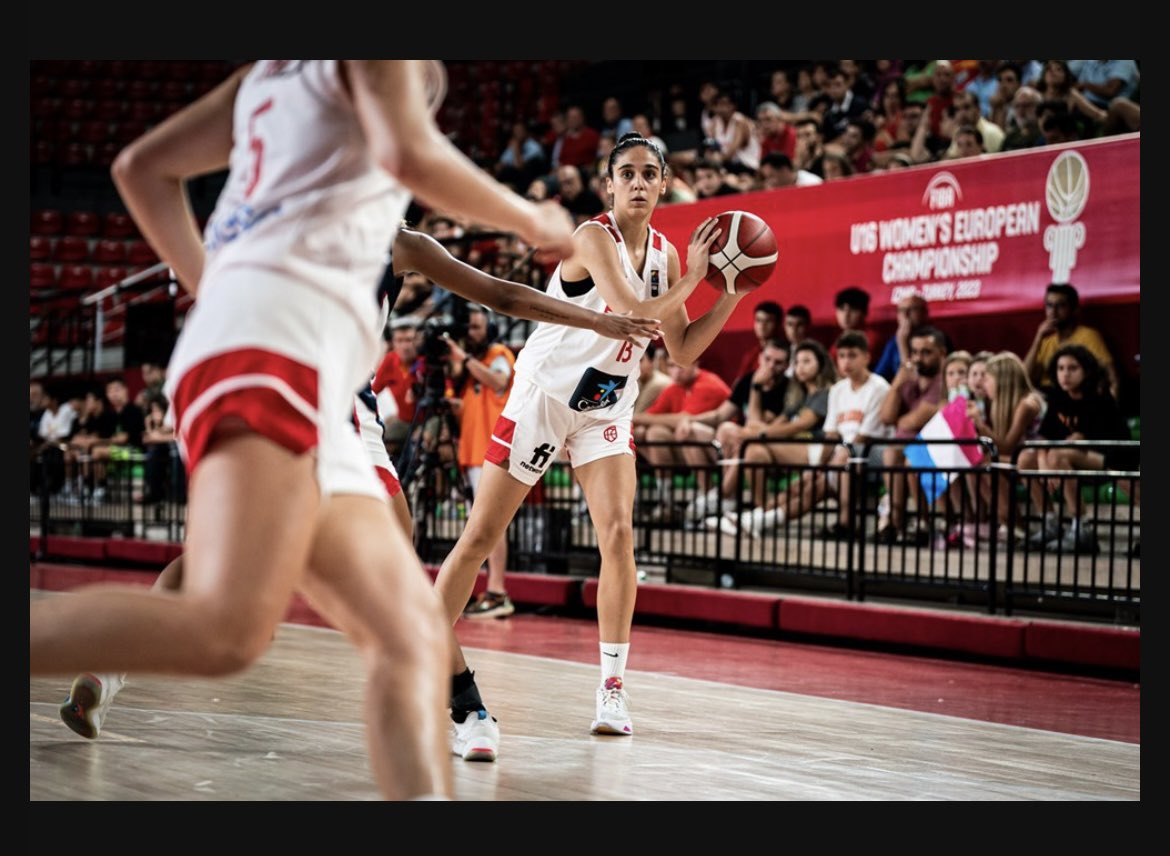 BTorrelodones's tweet photo. Nuestra jugadora Mireya Sanz se proclamó ayer por la noche SUBCAMPEONA DE EUROPA del #𝗙𝗜𝗕𝗔𝗨𝟭𝟲𝗘𝘂𝗿𝗼𝗽𝗲 😤🇪🇸

¡Enhorabuena, Mire! 🤩
Estamos muy orgullosos de ti.

TOP #U16F &amp; @baloncestoesp 💪🏼 https://t.co/7pRVMVSaEn