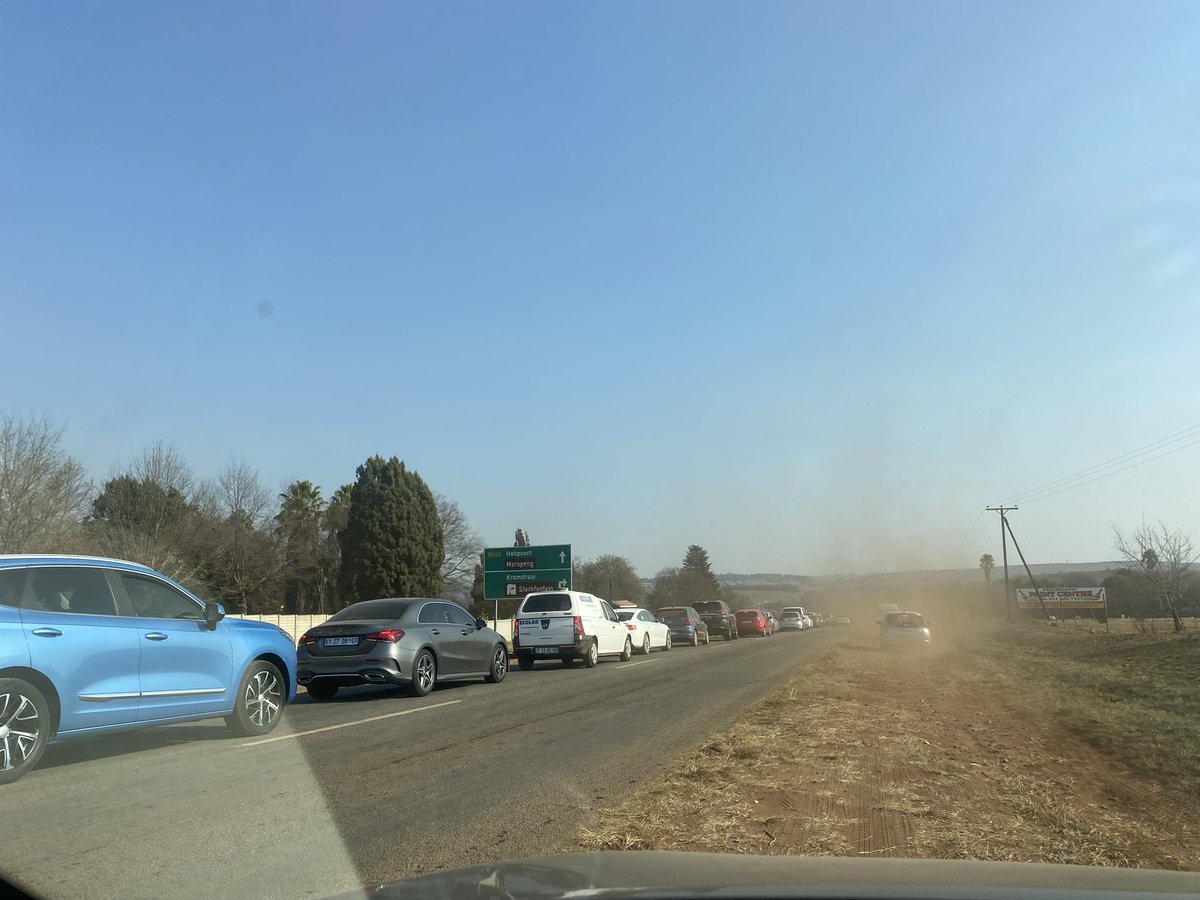 SadnaBalton's tweet photo. @Radio702 this was the most traumatising experience getting to the walk we drove for 3 hours from Johannesburg South and we were still not even close . . We had to turn around into incoming traffic as all lanes were now heading in your direction . I want a refund ! #702walk https://t.co/ffyf5ZFFBH