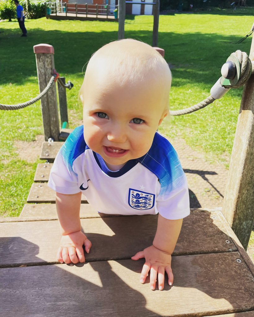 Warmed up, full kit on and ready for a call up @Lionesses #comeonengland ⚽️🤞