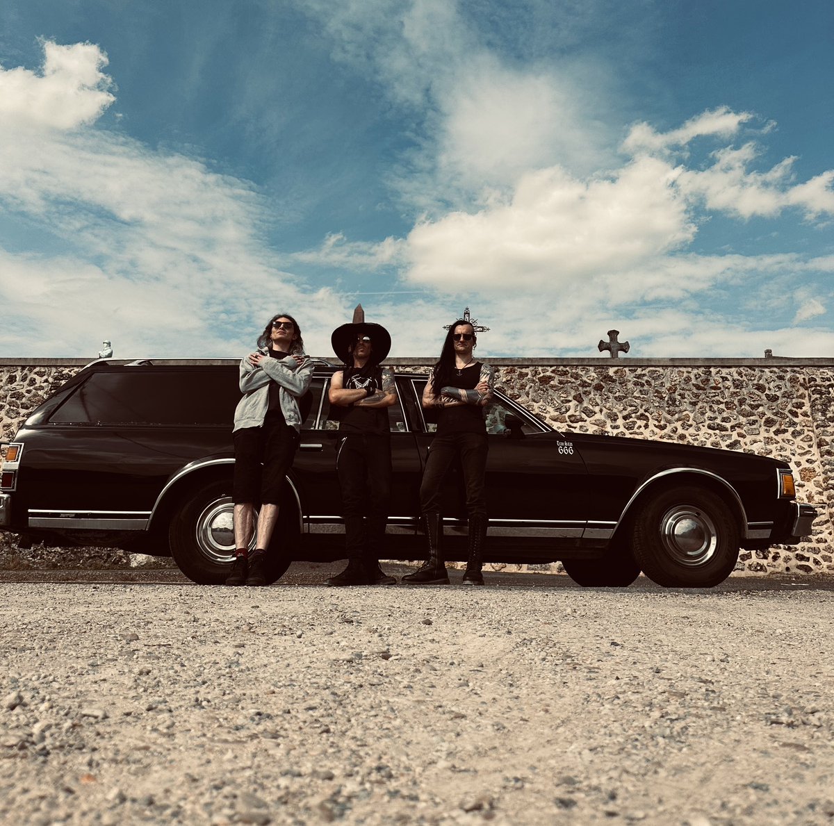 cemetarygirlz's tweet image. Morning’ from the Cemetery 🪦 
#thecemetarygirlz #deathrock #gothic #goth #hearse #cemetery #datk #gothrock #gothicmusic #gothband